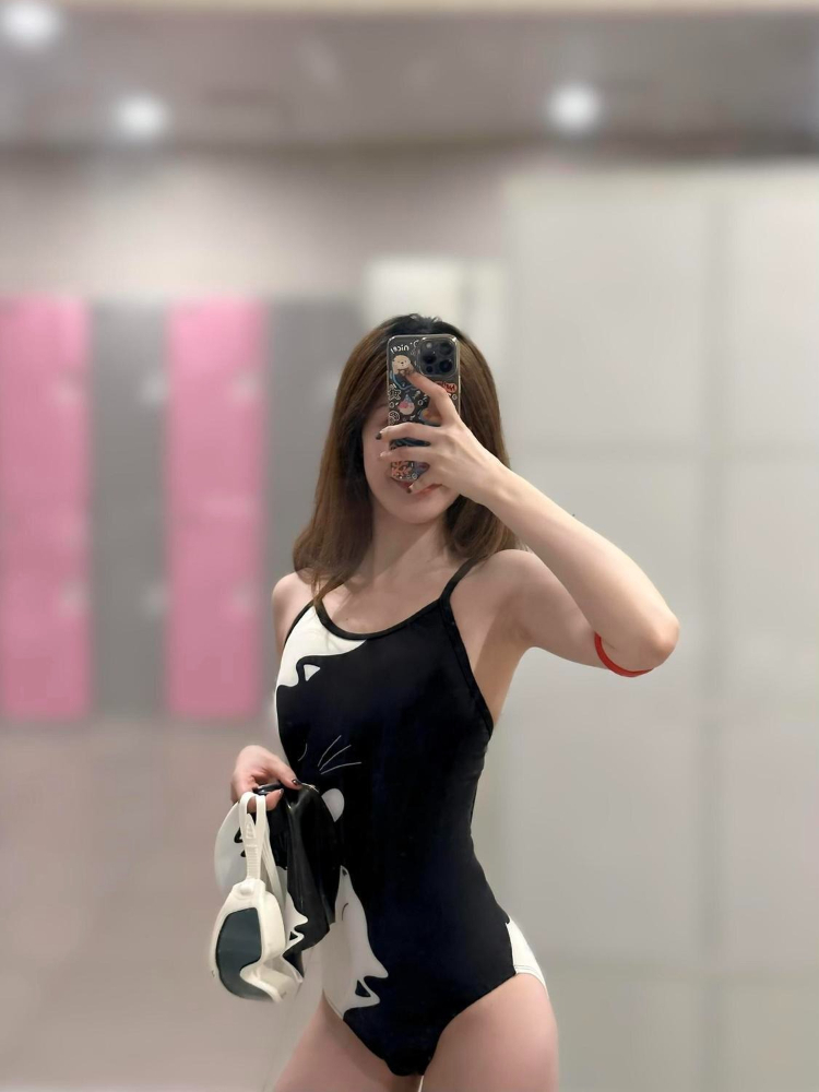 Aquatic Sports Swimming - ชุดว่ายน้ำลายสัตว์น่ารักสำหรับผู้หญิง สีดำล้วน แต่งขอบสีขาว สไตล์เรซซิ่ง ช่วยกระชับสัดส่วน เหมาะสำหรับกีฬาทางน้ำ